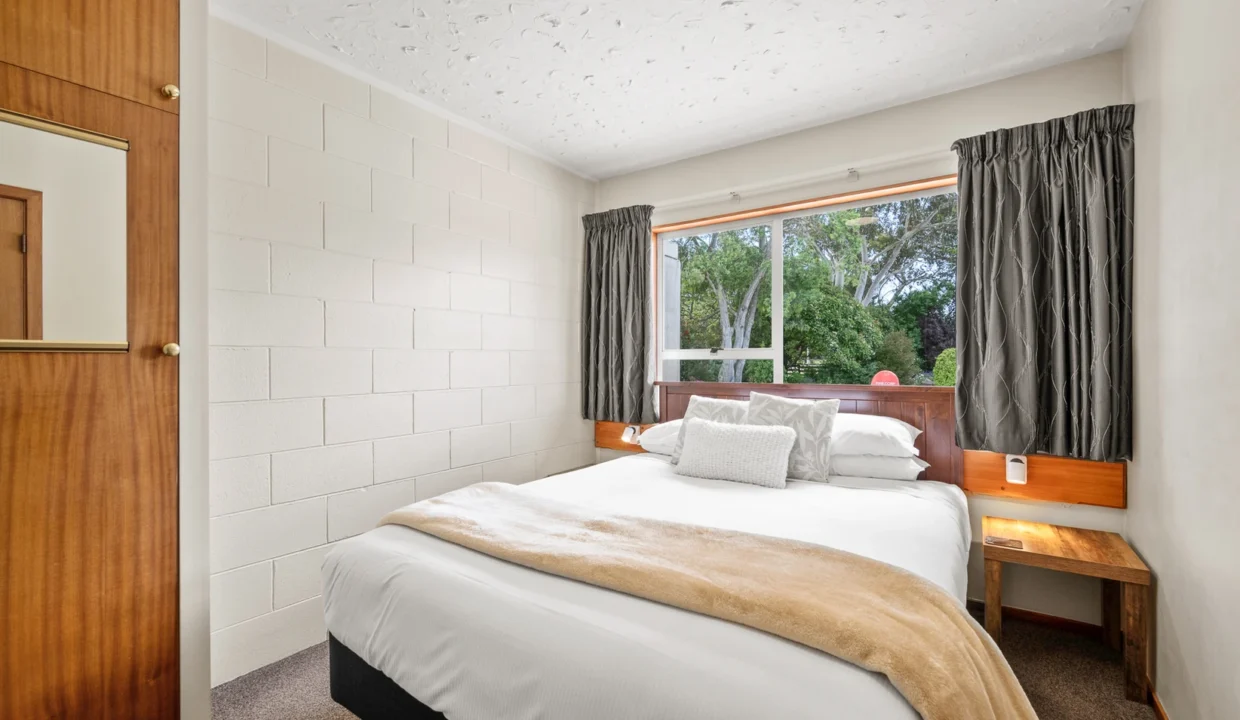 a9e3-H3194972-119732407__1730755149-104325-7305StateHighway1Room44of4