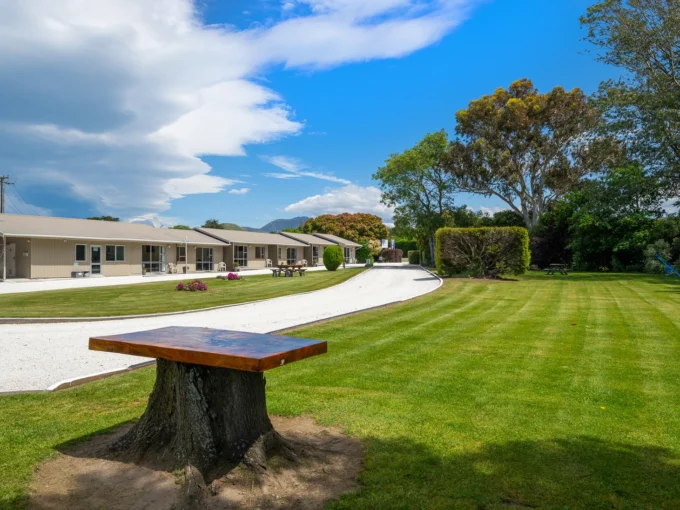 Rare Lifestyle & Income Opportunity – FHGC on State Highway 1 – Marlborough