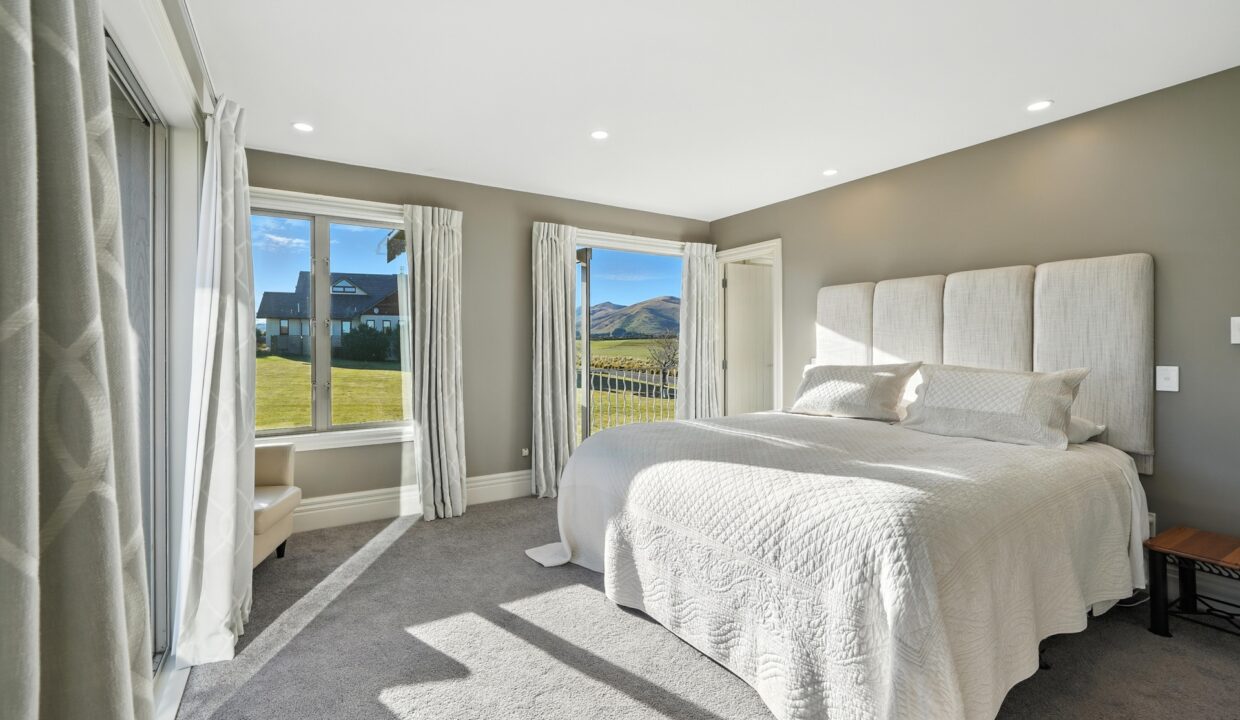 008_Open2view_ID594352-21_Tussock_Ln
