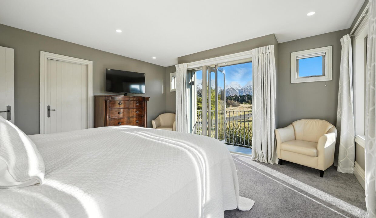 014_Open2view_ID594352-21_Tussock_Ln