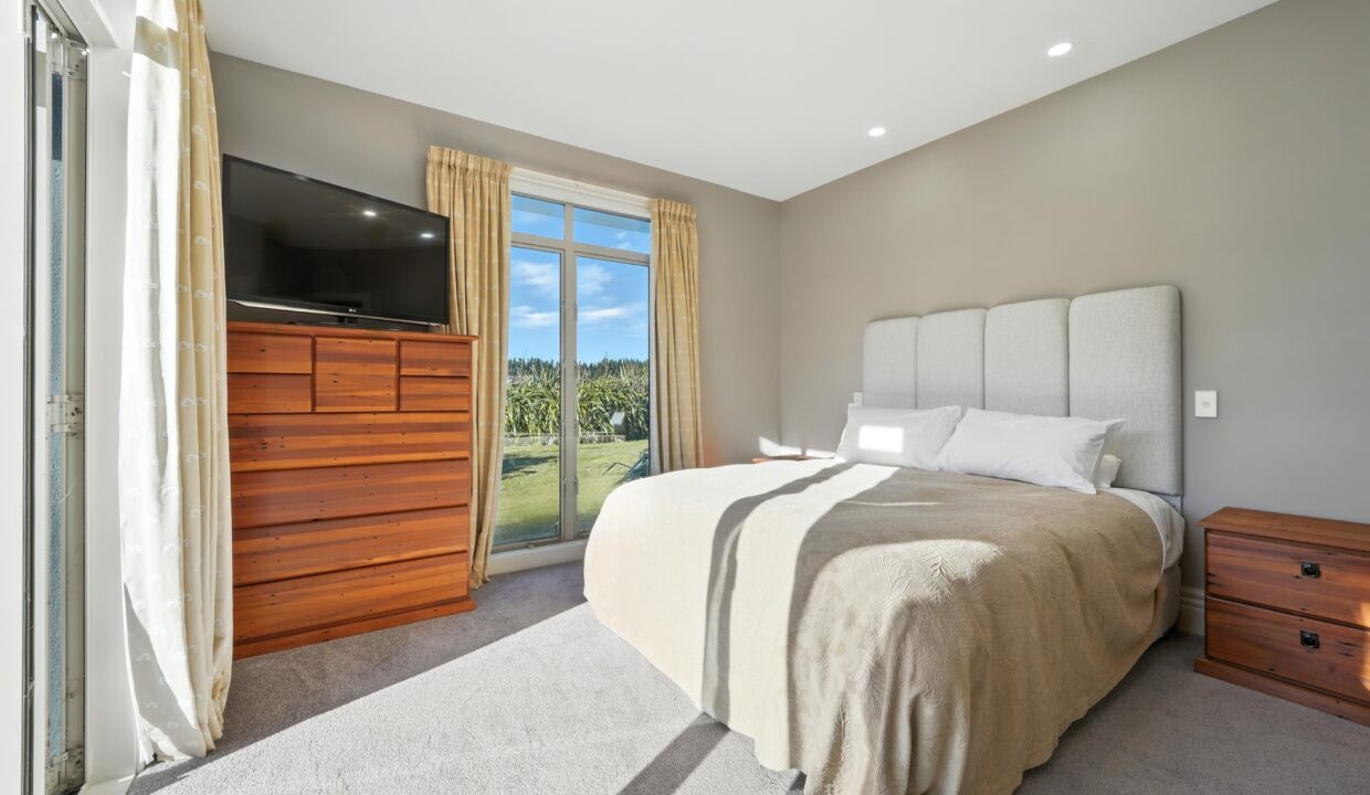 019_Open2view_ID594352-21_Tussock_Ln