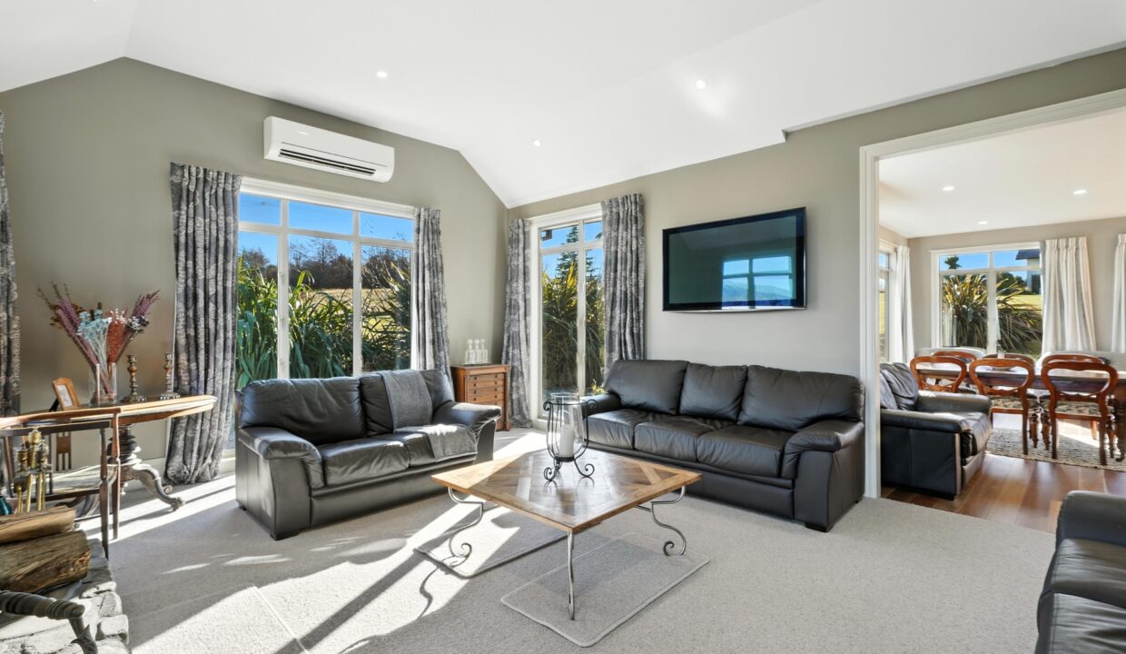031_Open2view_ID594352-21_Tussock_Ln