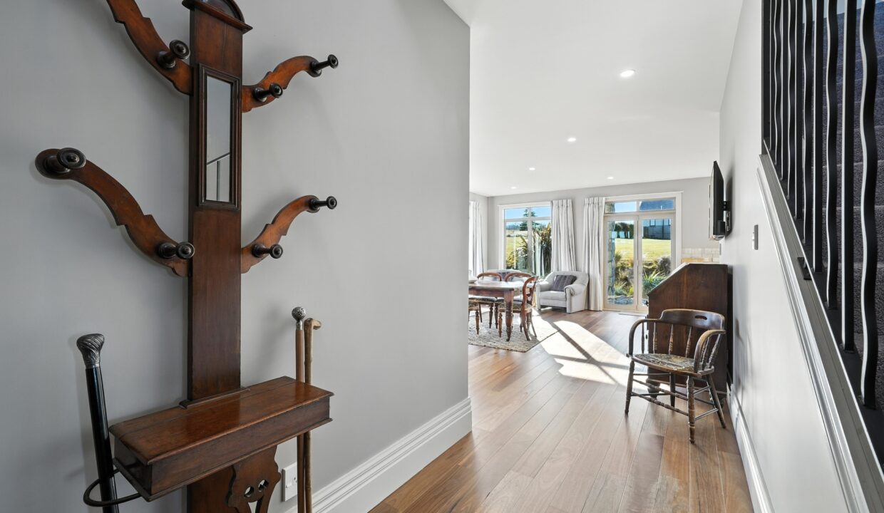 040_Open2view_ID594352-21_Tussock_Ln